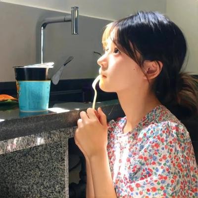 暗红